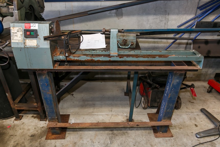 Woodworking Lathe Dynalink 4 speed Woodworking Lathe model T0119