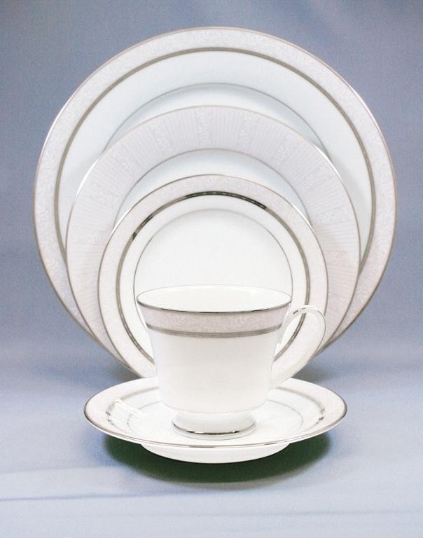 Noritake Damask Platinum 40 Piece Dinner