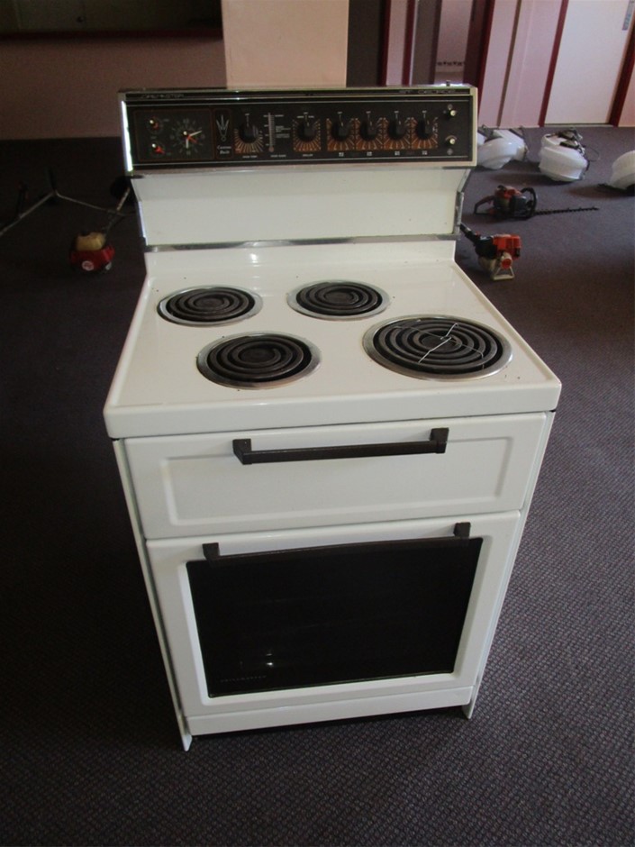 Grillmaster St electric oven / Grill, and 4 x hot plates