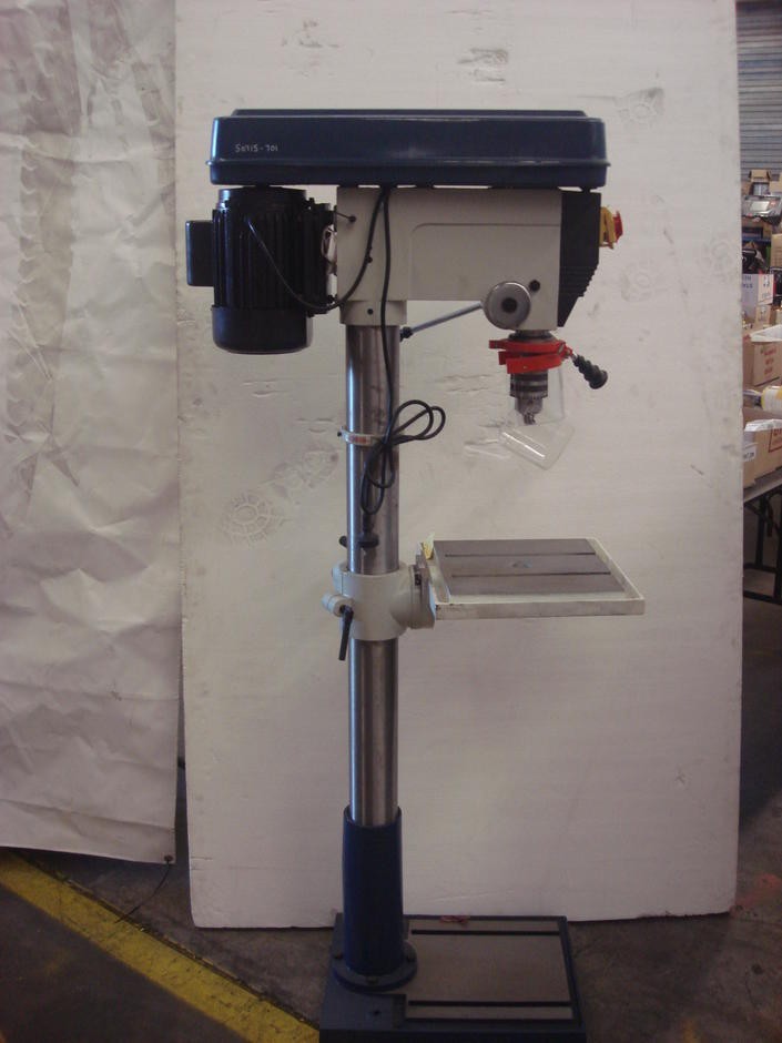 Trademaster drill press. Model TD1825F Auction (00017002188) Grays