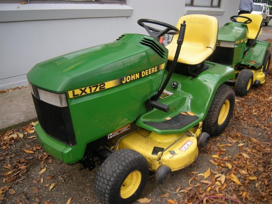 John Deere LX172 Lawn Tractor, 14 Hp. Kawasaki Engine, 38” heavy duty ...