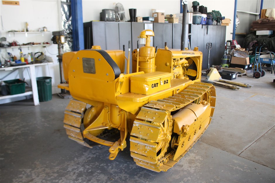 1950’s Caterpillar D2 4U Crawler Tractor Auction (00019005981) Grays