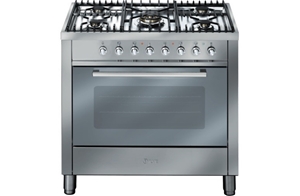 ILVE 90cm freestanding cooker with clock