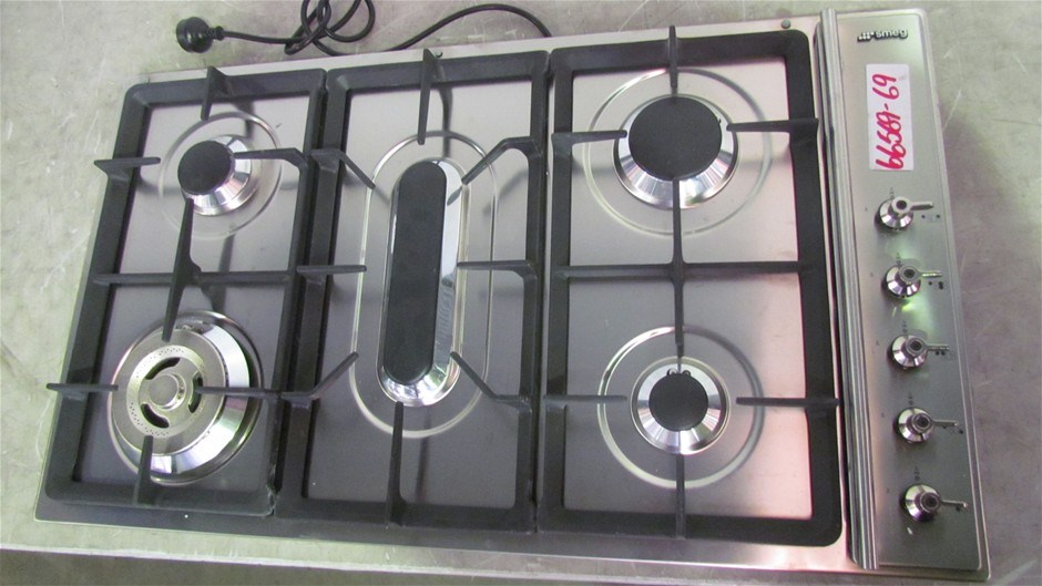 Smeg Gas Cooktop Model CIR93AX Auction (00127108960) Grays Australia