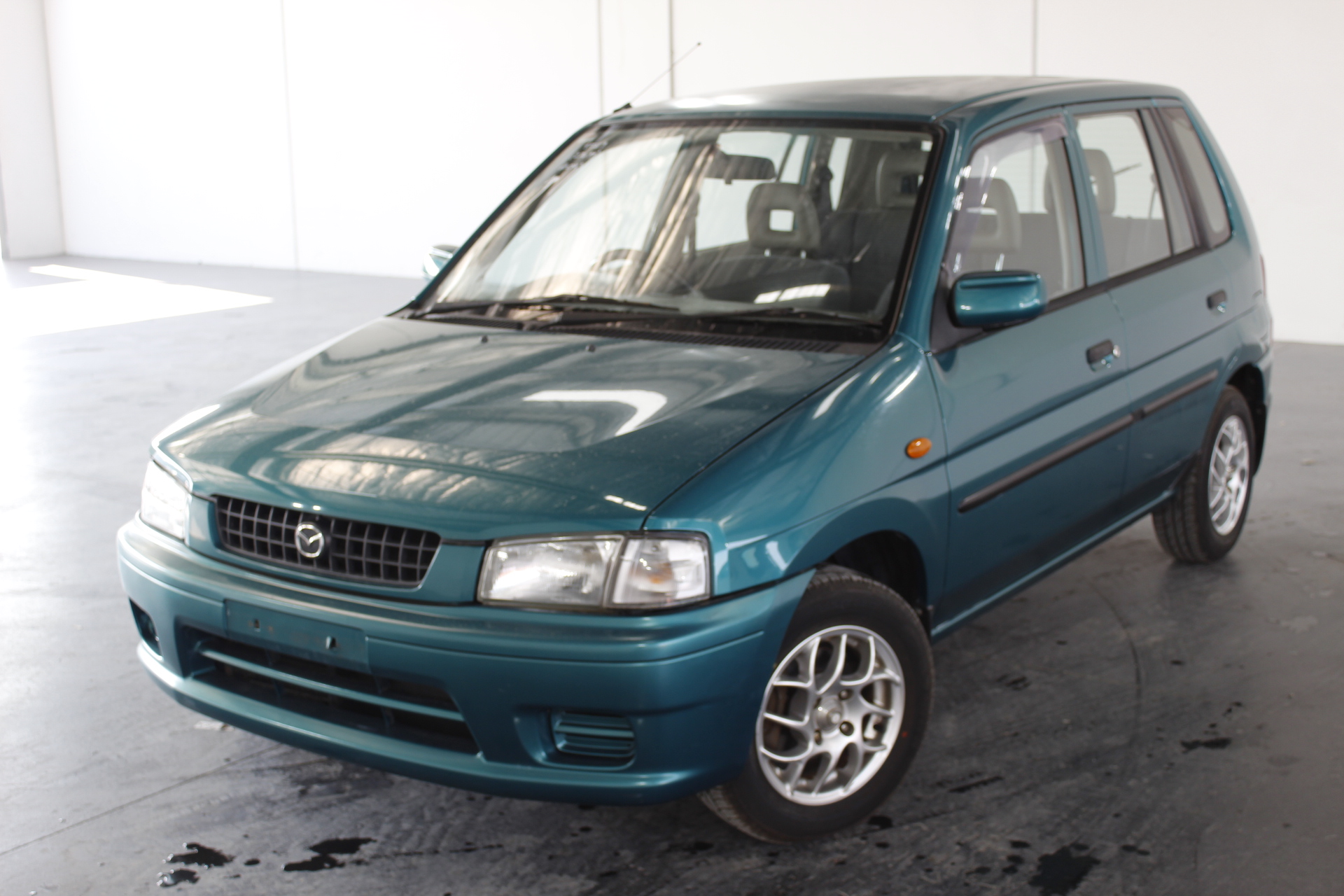 1998 Mazda 121 Metro DW Manual Hatchback Auction (0001-3423869) | Grays ...