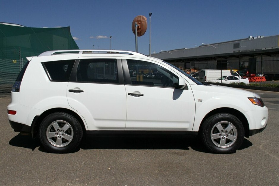 Buy 2008 Mitsubishi Outlander LS CVT Wagon (7 Seater) | Grays Australia