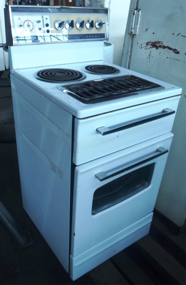 Whirlpool Envoy stove/oven combo. Vintage, temperature measured in