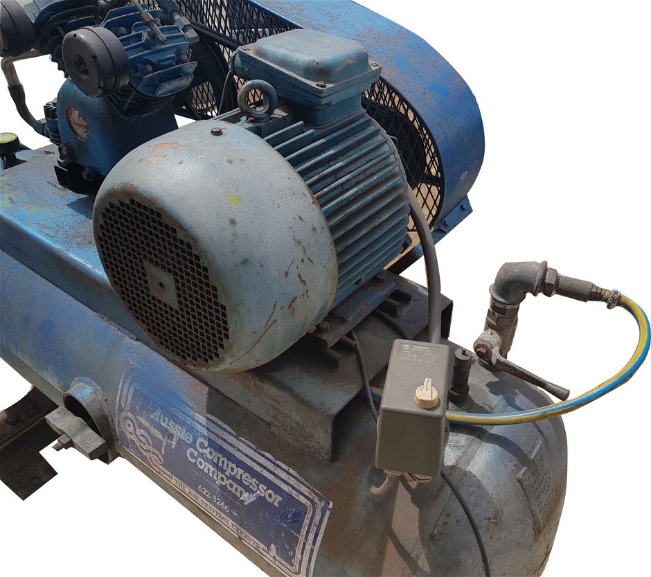 SWAN LARGE AIR COMPRESSOR MODEL SVU202 MFG NO 9419843 140 PSI LARGE UN