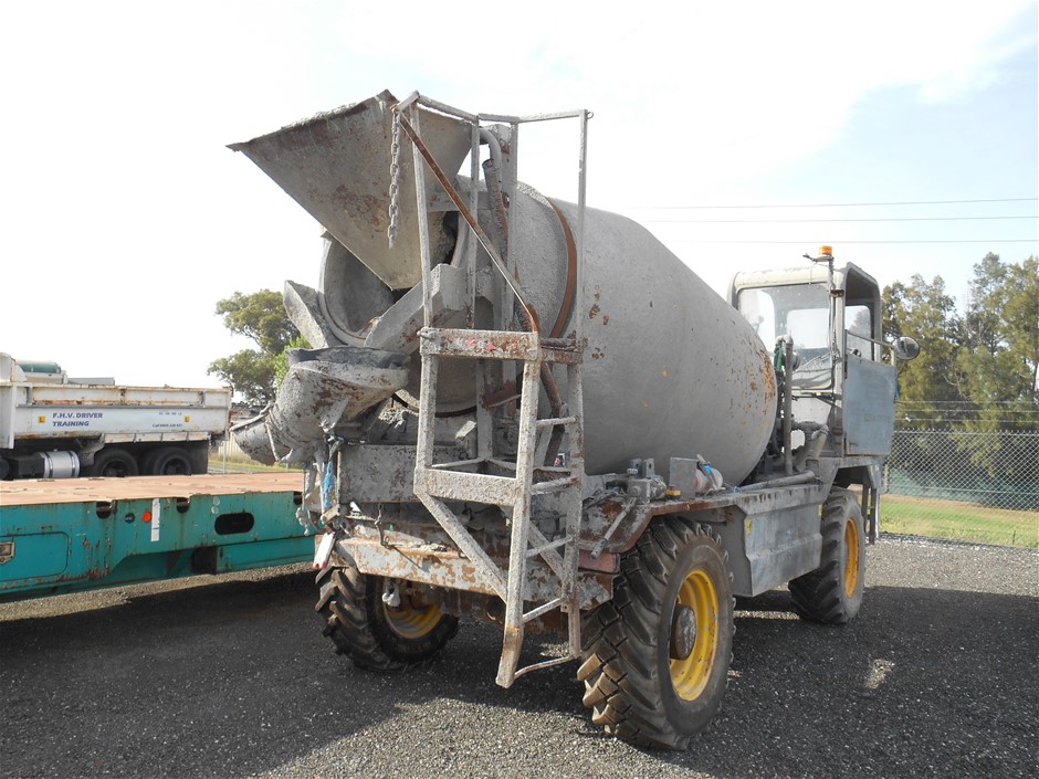 2010 DIECI F7000 4 x 4 Concrete Agitator Auction (00015037594) Grays