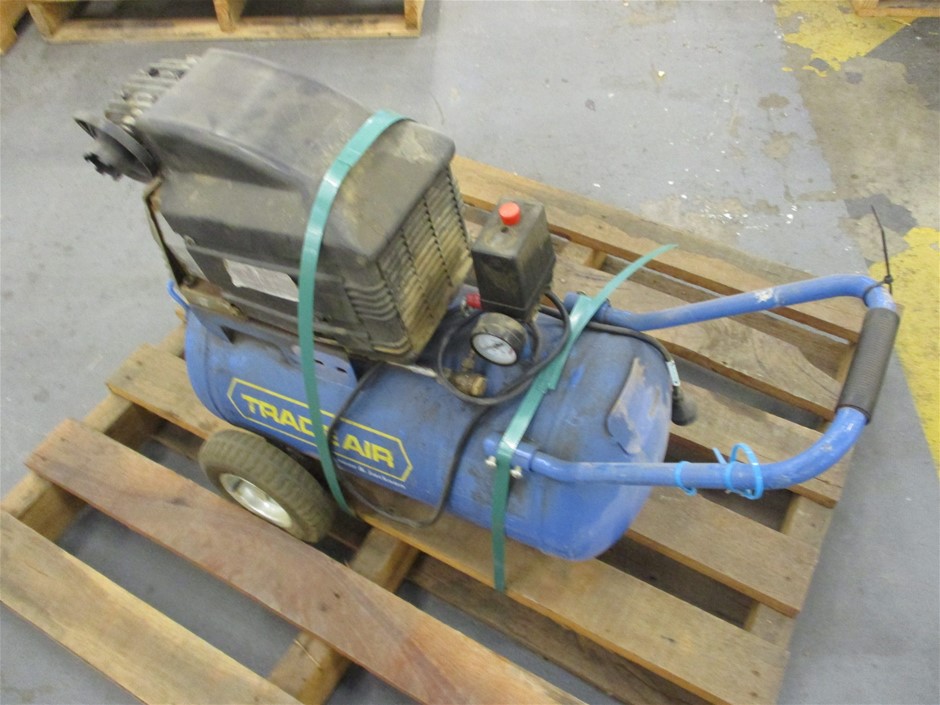 (Lot 252) Spear And Jackson Trade Air Portable Air Compressor Auction