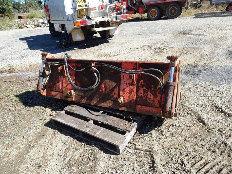 Kubota 4 in 1 bucket Auction (00167022907) Grays Australia