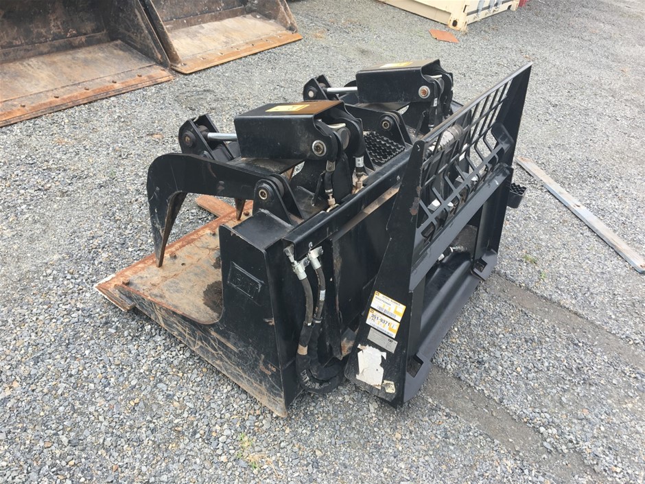 2016 Caterpillar Grapple Bucket & Forklift Attachment Auction (0030