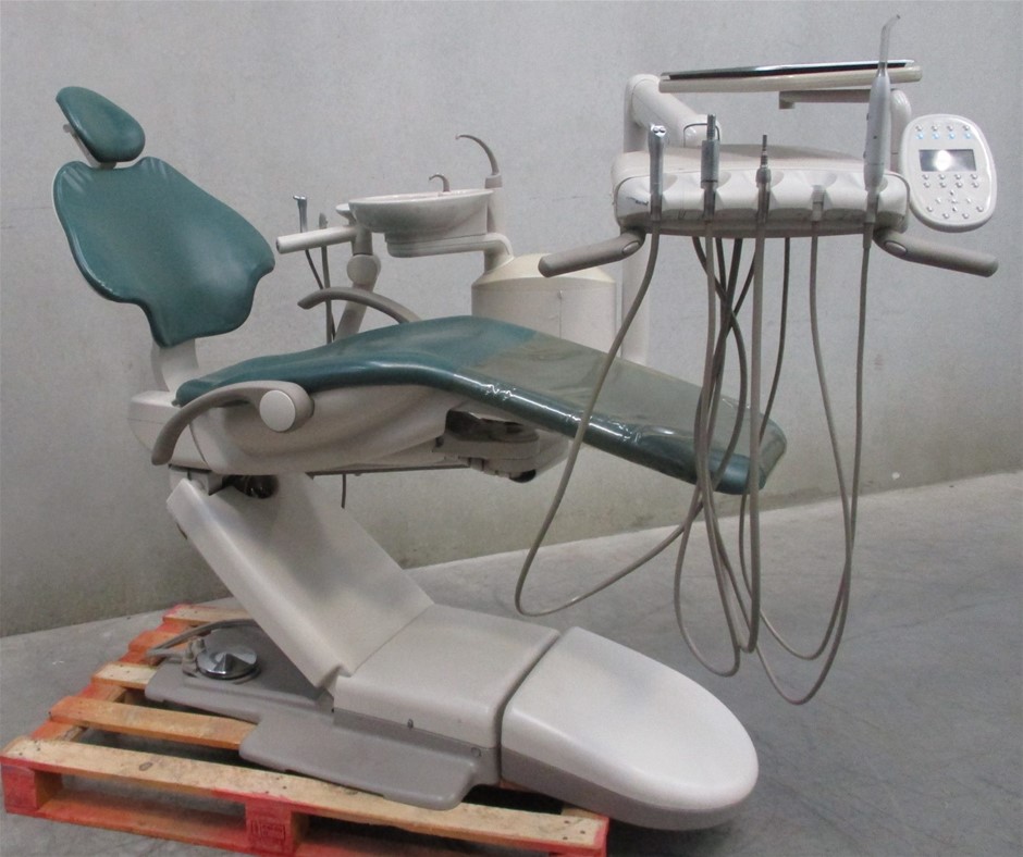 01/2010 Adec 511 Dental Chair Auction (00033015704) Grays Australia