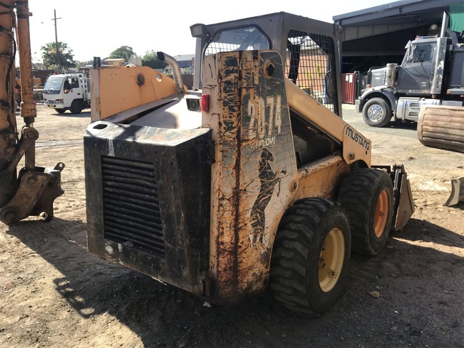 Mustang Skid Steer, Model 2074 Auction (00155038578) Grays Australia