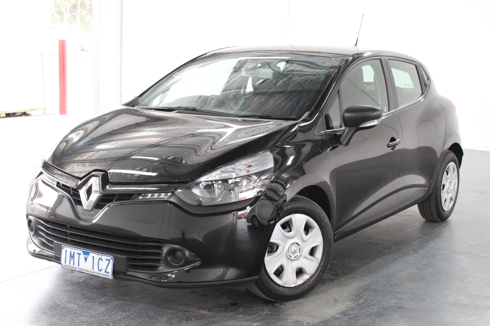 14 Renault Clio Authentique Manual Hatchback Auction 0001 Grays Australia