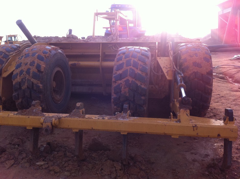 Jnr Laser Leveller With Rippers Has A 14 Cut Yards Capacity Auction 0003 Grays Australia
