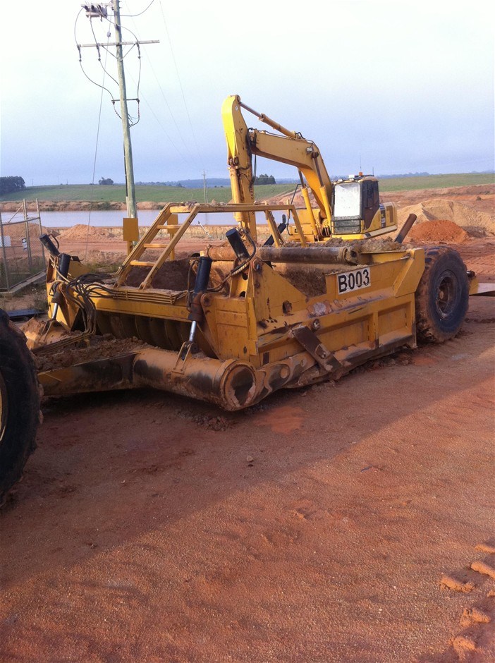 Jnr Laser Leveller With Rippers Has A 14 Cut Yards Capacity Auction 0003 Grays Australia