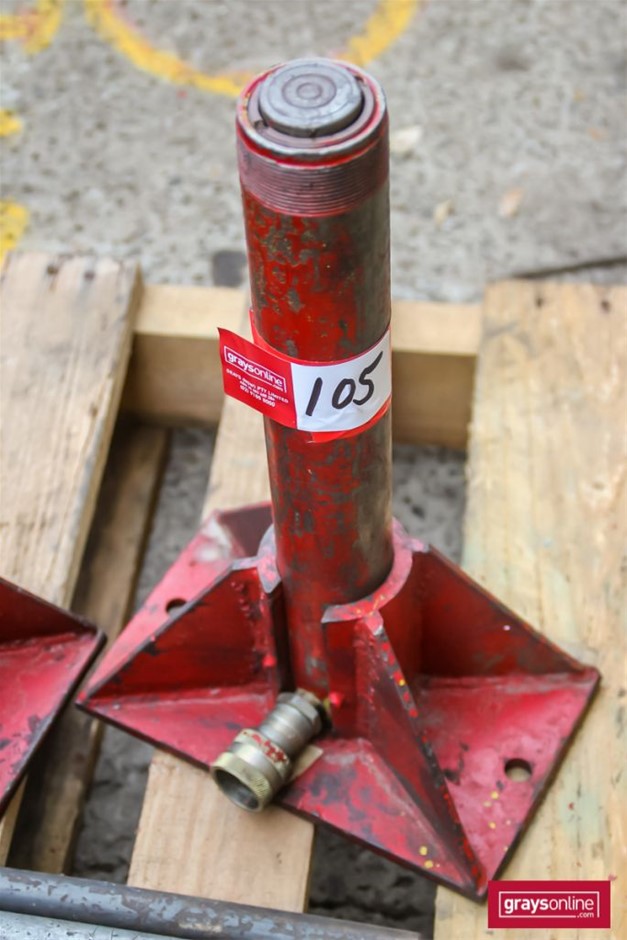 2x Hydraulic Ram in Base Support Auction (01055040391) Grays Australia