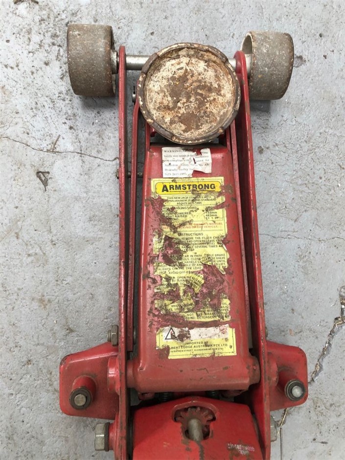 Heavy duty Armstrong Hydrulic floor trolley jack Auction (00045040442