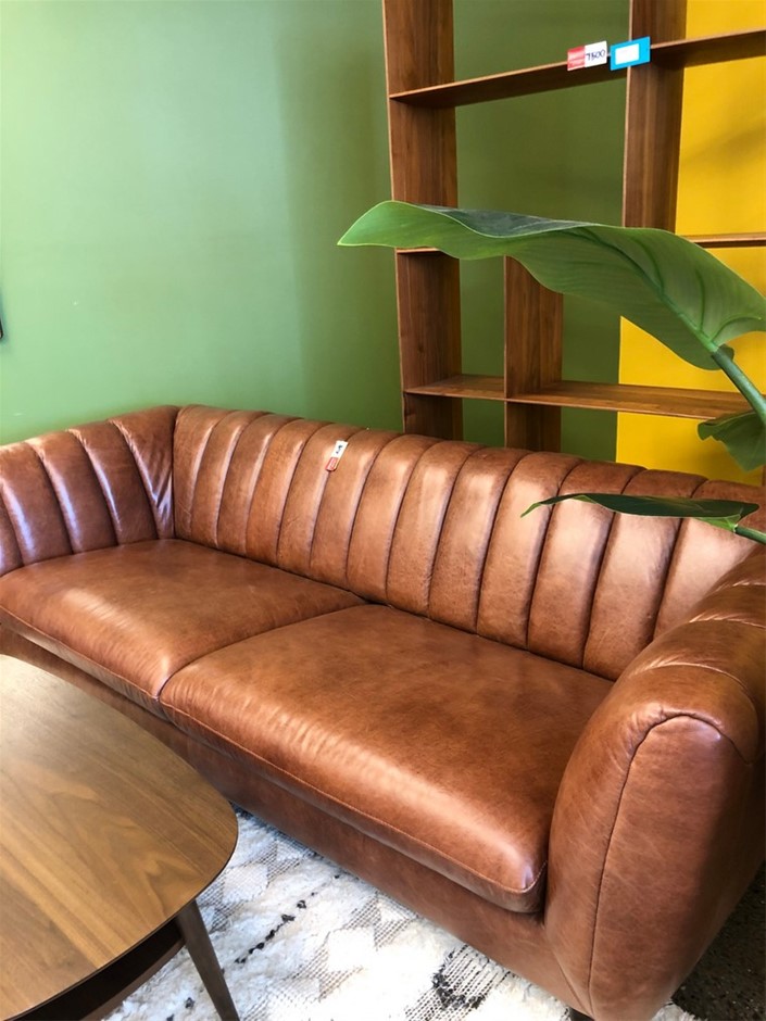 0.68 Ct - 2 Pcs Emerald