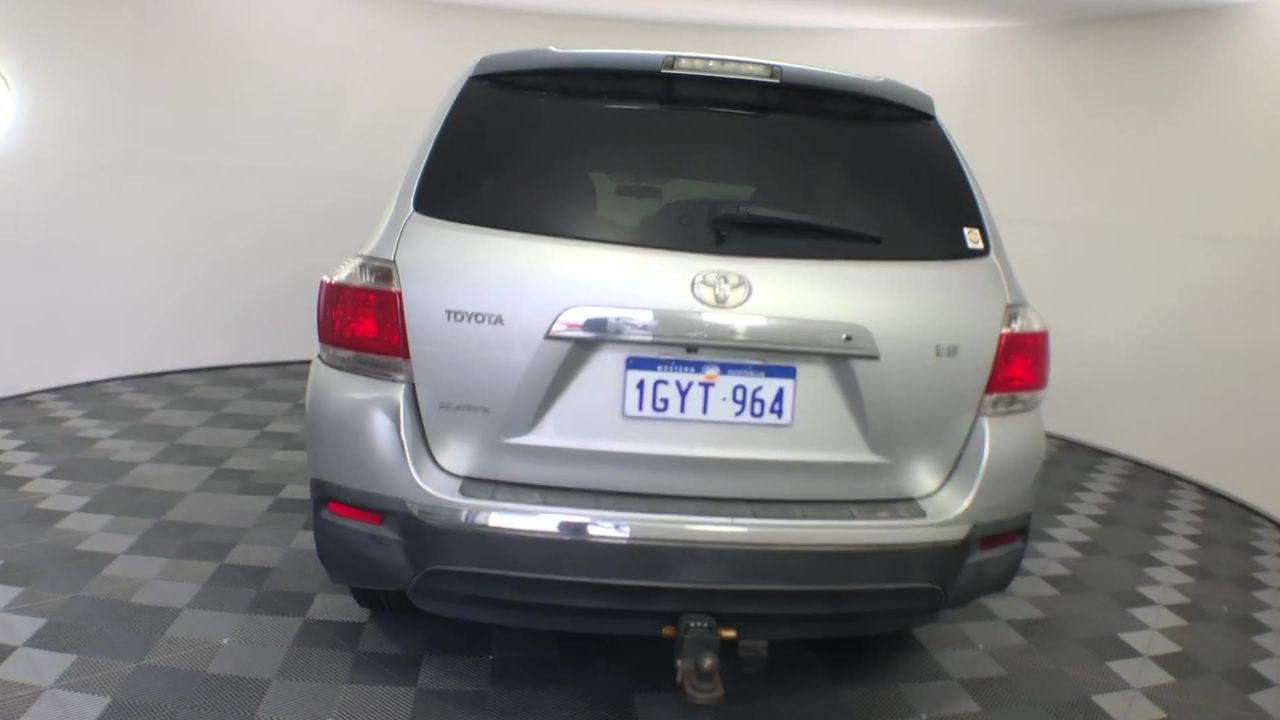 Men's 8mm Lapis Lazuli & AAA Grade Cubic Zirconia Skull Beaded Bracelet