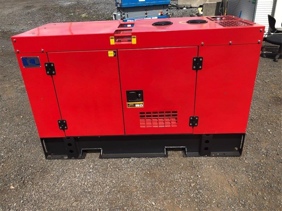 6mm Lapis & Baroque Pearl Pendant Charm Bracelet