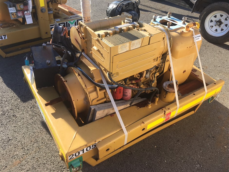 TOMMY HILFIGER Men's THFlex 9" Shorts, Size 40, 97% Cotton, Coral Red (XLS)