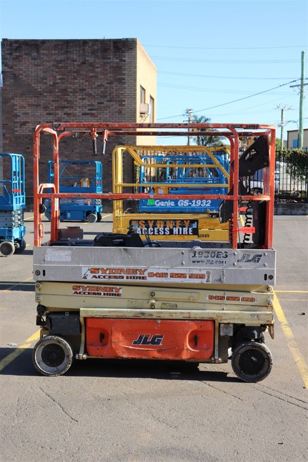 1.13ct Radiant Natural Emerald - Oval Cut