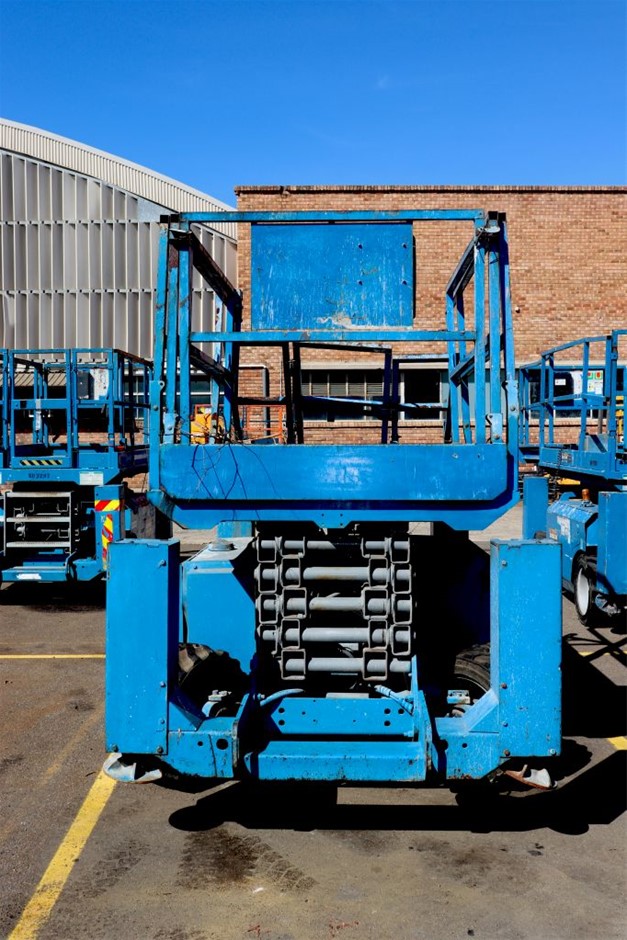 6mm Labradorite & Baroque Pearl Pendant Charm Bracelet