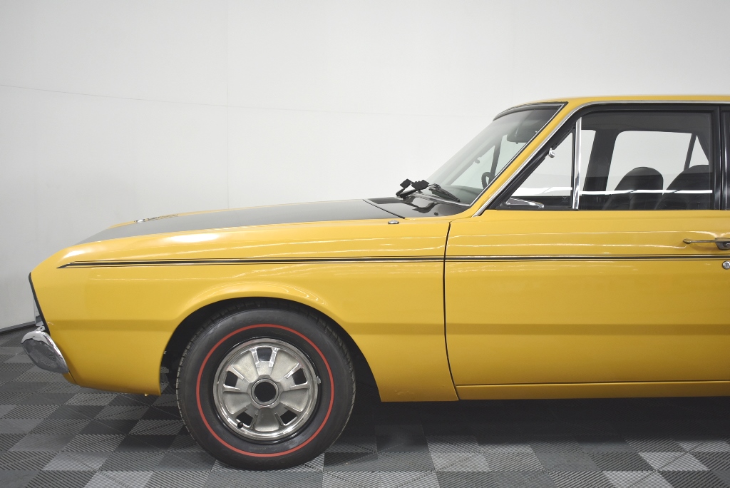 18K Gold-Filled Cuban Style Link Ring with Simulated Diamonds - Size 10