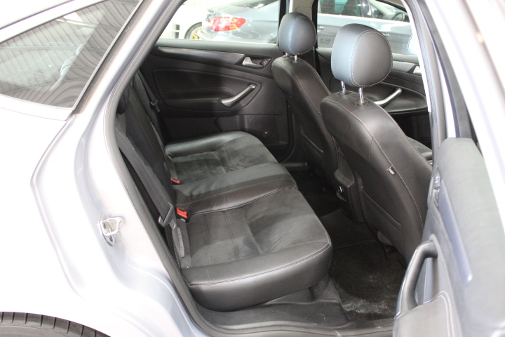 0.8ct Oval Cut GRA Certified Moissanite 925 Sterling Silver Earrings