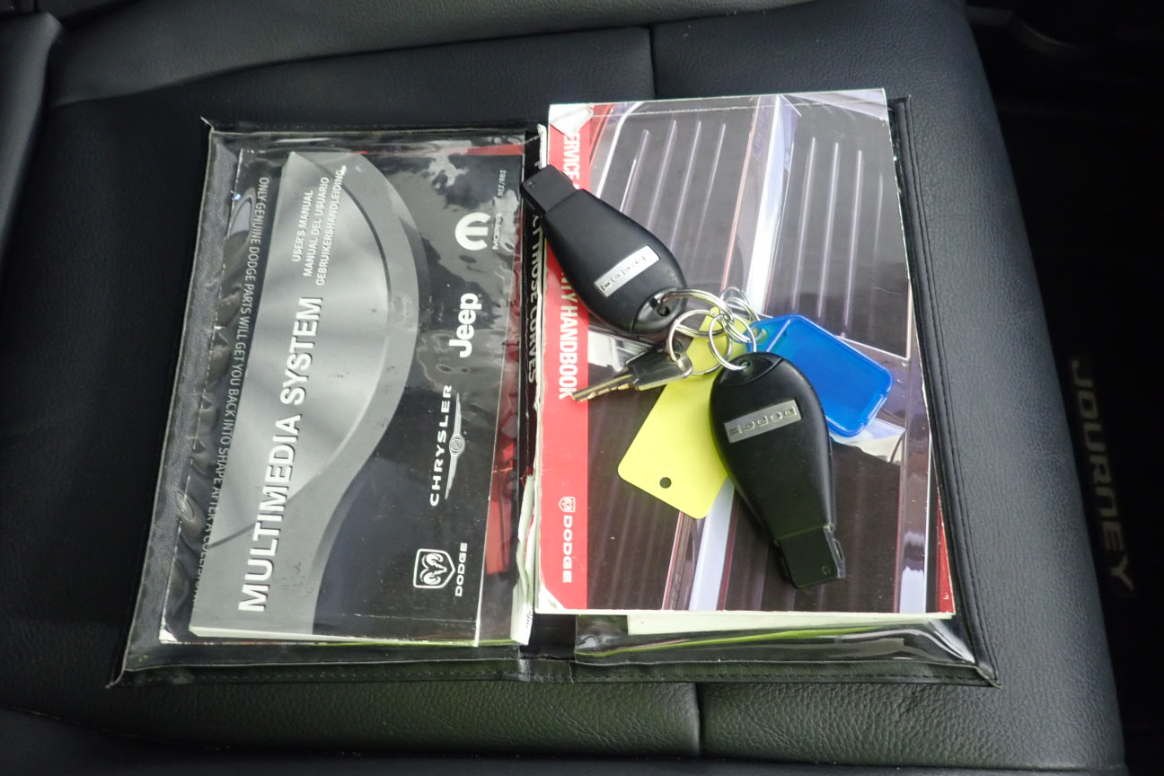 1966 AUSTRALIA FIRST & LAST QUEEN ELIZABETH SILVER ROUND FIFTY CENTS