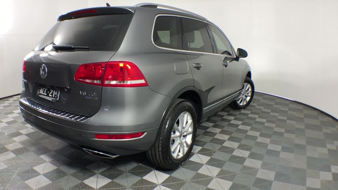 1.46ct Radiant Natural Emerald - Oval Cut