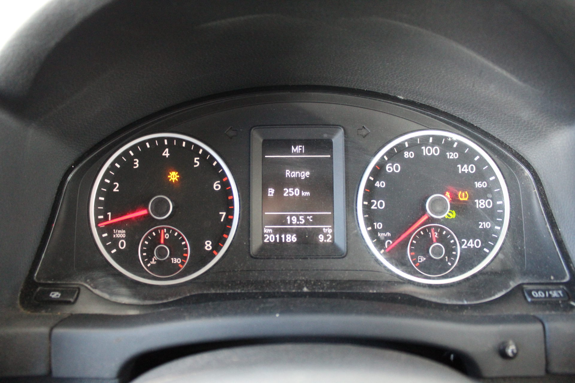 <p>Shipping Container 6M x 2.4M </p>