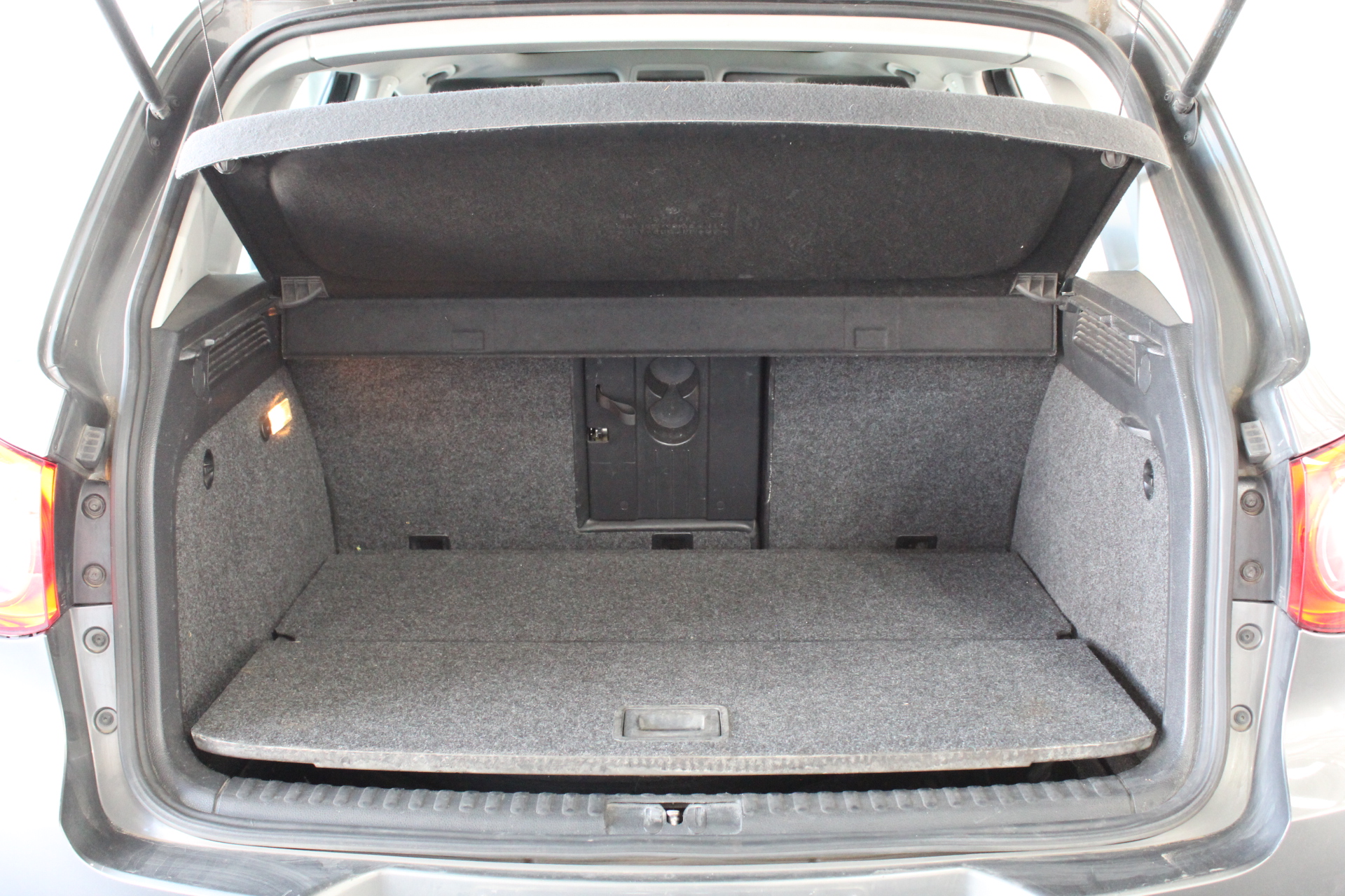 <p>2016 SMC TL-90DC Single Light Tower Trailer</p>