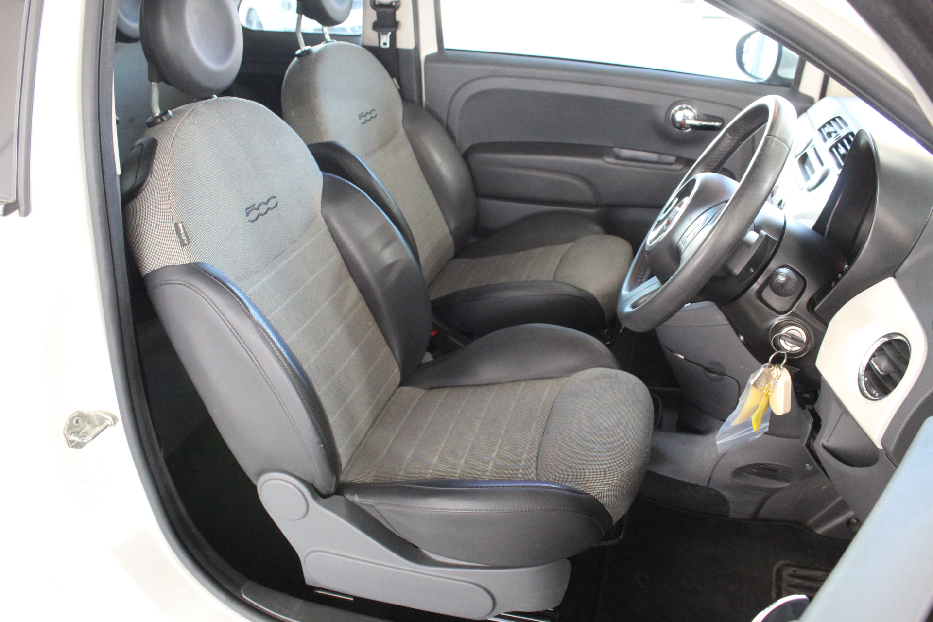 7-8mm White Pearls & Silver Plated Rhinestone Stretch Bracelet.