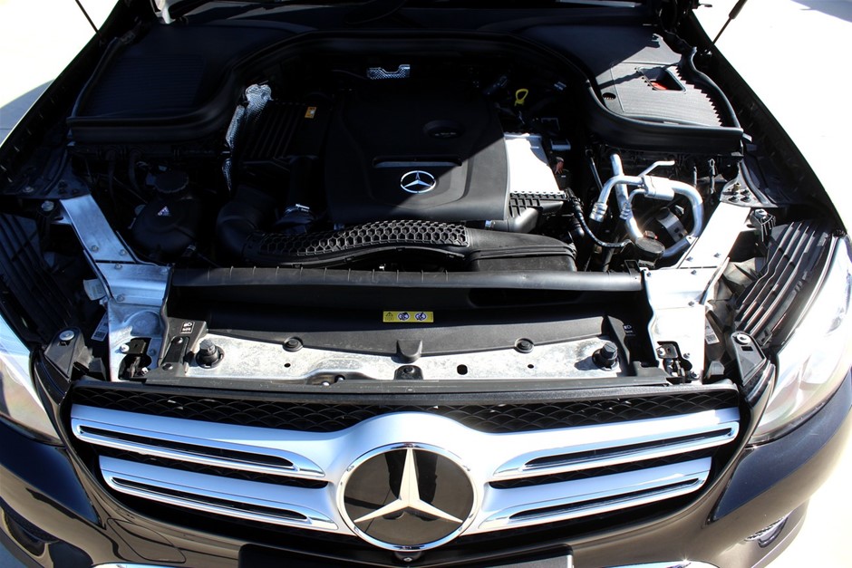 22KGold Filled/ITALY  Yellow  Bangle -(Stamped 22KGold Filled/ITALY)