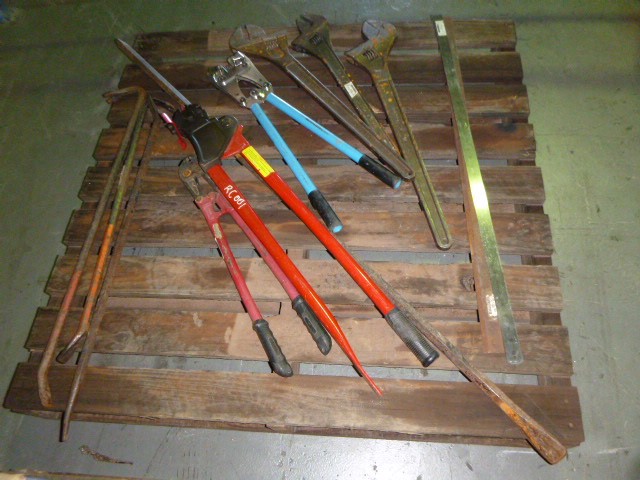 2.60 Carats Green Emerald