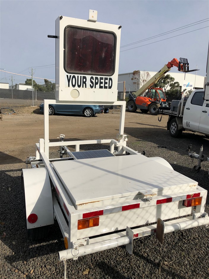 "NED KELLY" Set Of 3 x 1oz Ingots & Display Box Finished in 999 Silver