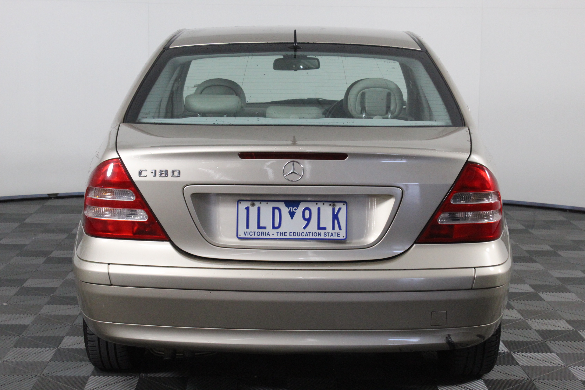 0.16 Carat White 4 round diamonds