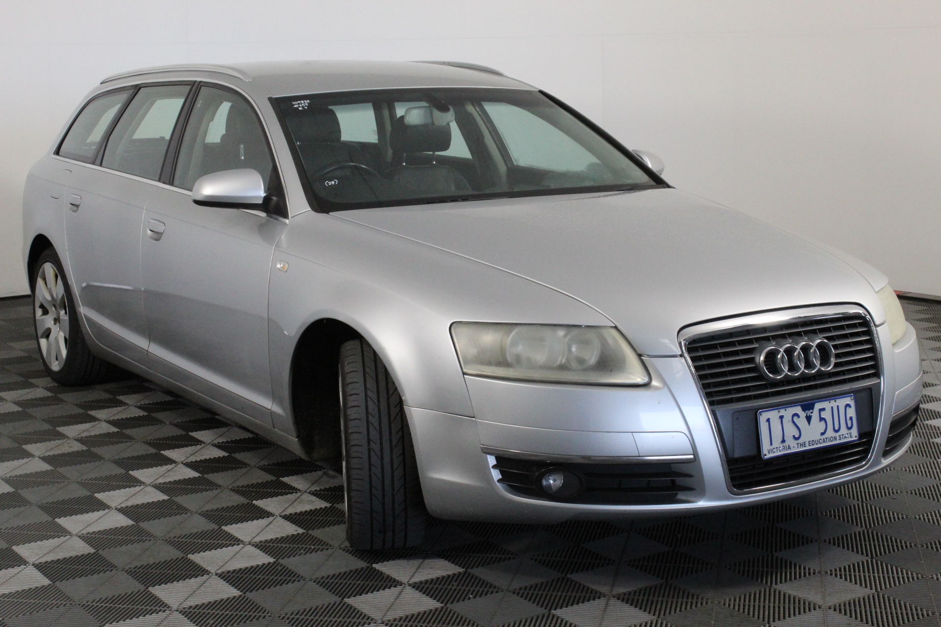 1.00 Carats Brilliant Polish Round Cut White Diamond CVD-Not Certified