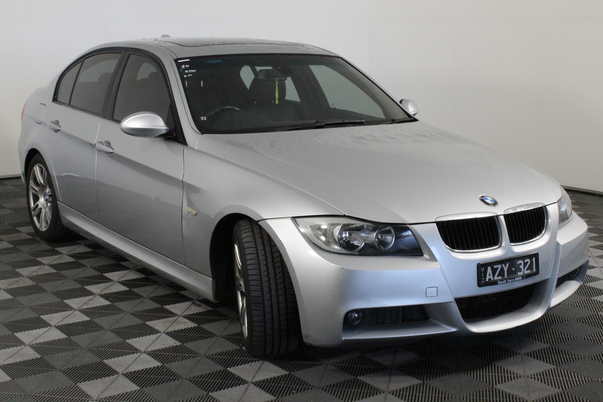 0.37 carat white 2 round diamond pair