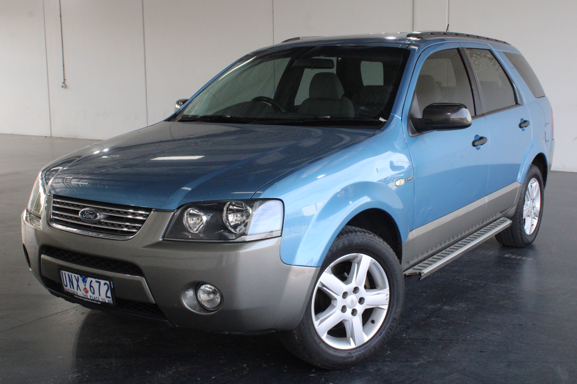 4.89 Carats Blue Sapphire