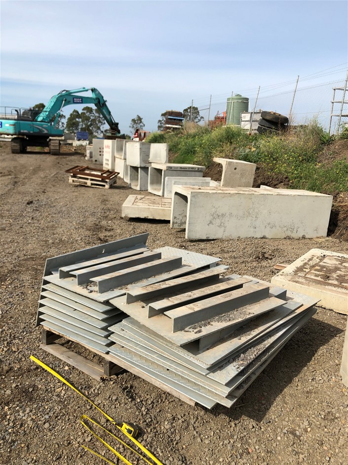 Party/Event Poly Folding Tables