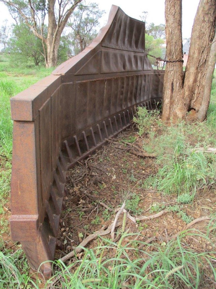 Digitech AP4020 HD DVD Player and Projector