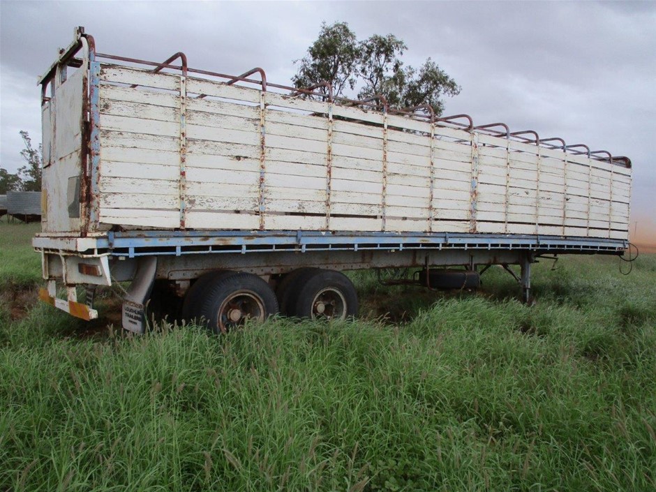 18ct white gold-engagement ring