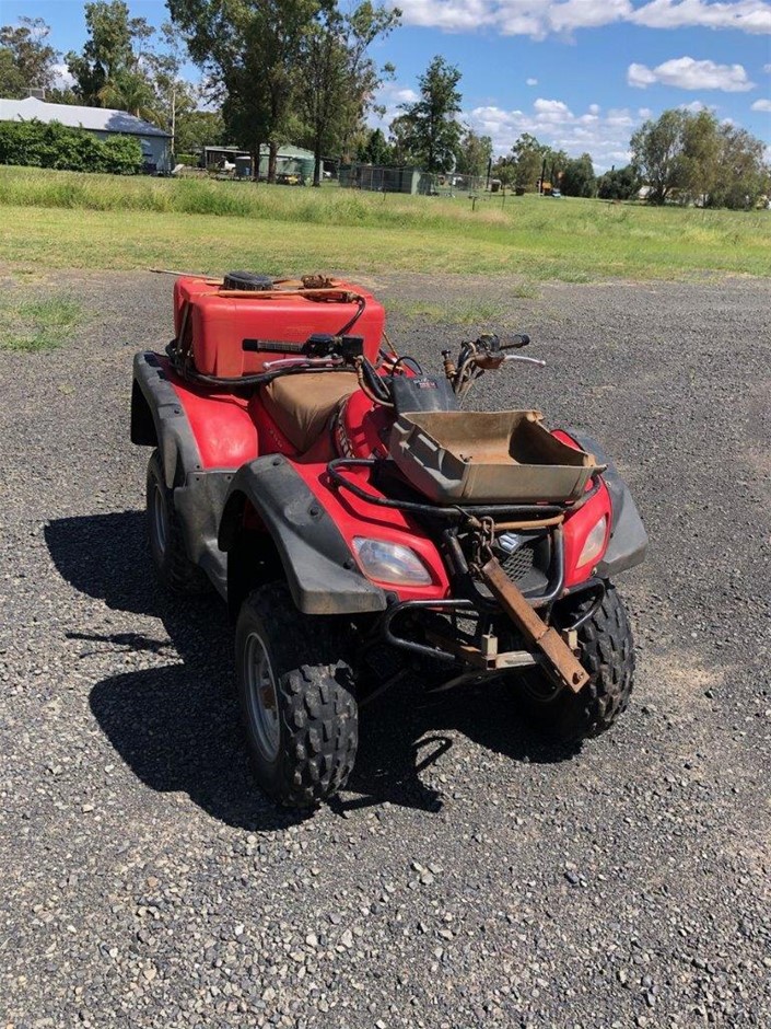 SHARK Flex Breeze Fan with Misting Attachment, Grey.