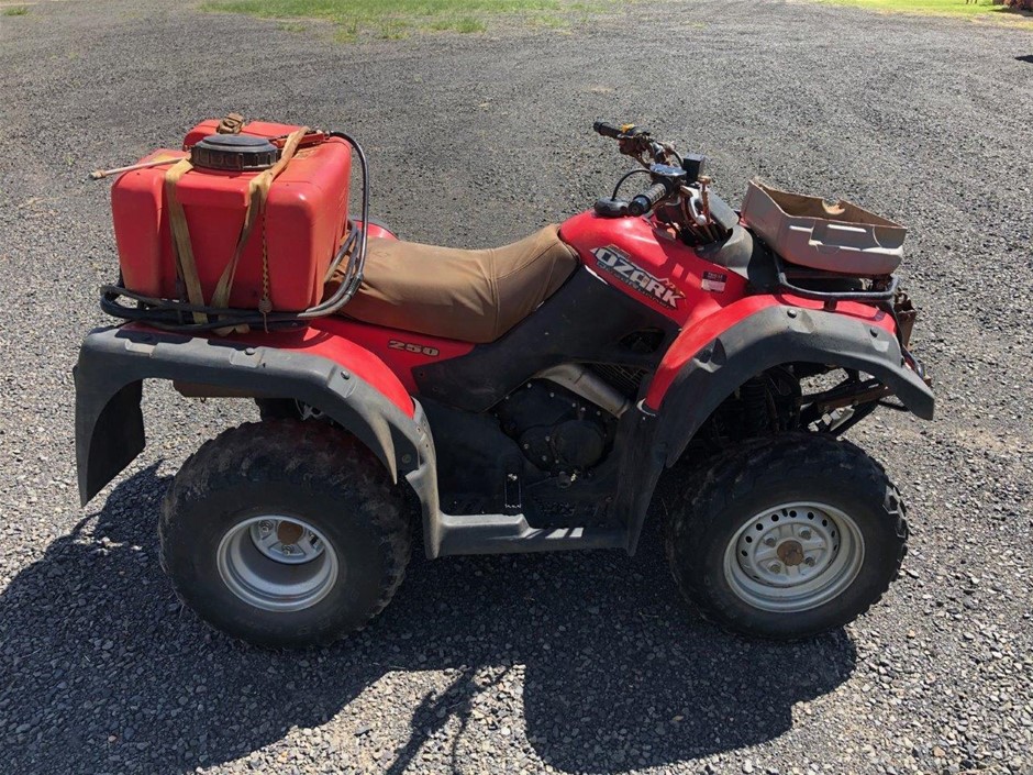 DYSON WashG1™ Wet Floor Cleaner. NB: Minor Use.