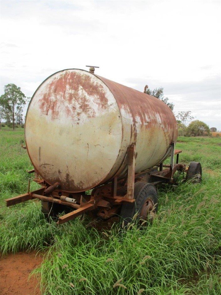 PLAYMOBIL Country Pony Farm, 6927, for 4-10Yrs. NB: Slightly damaged box du
