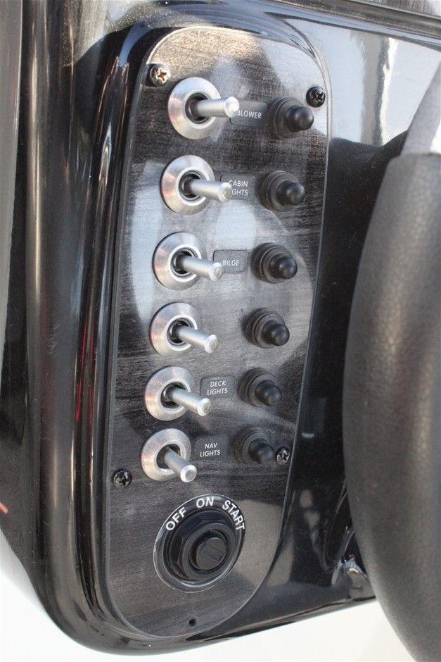 BABY EINSTEIN Sea Dreams Soother Musical Crib Toy And Sound Machine. NB: sl